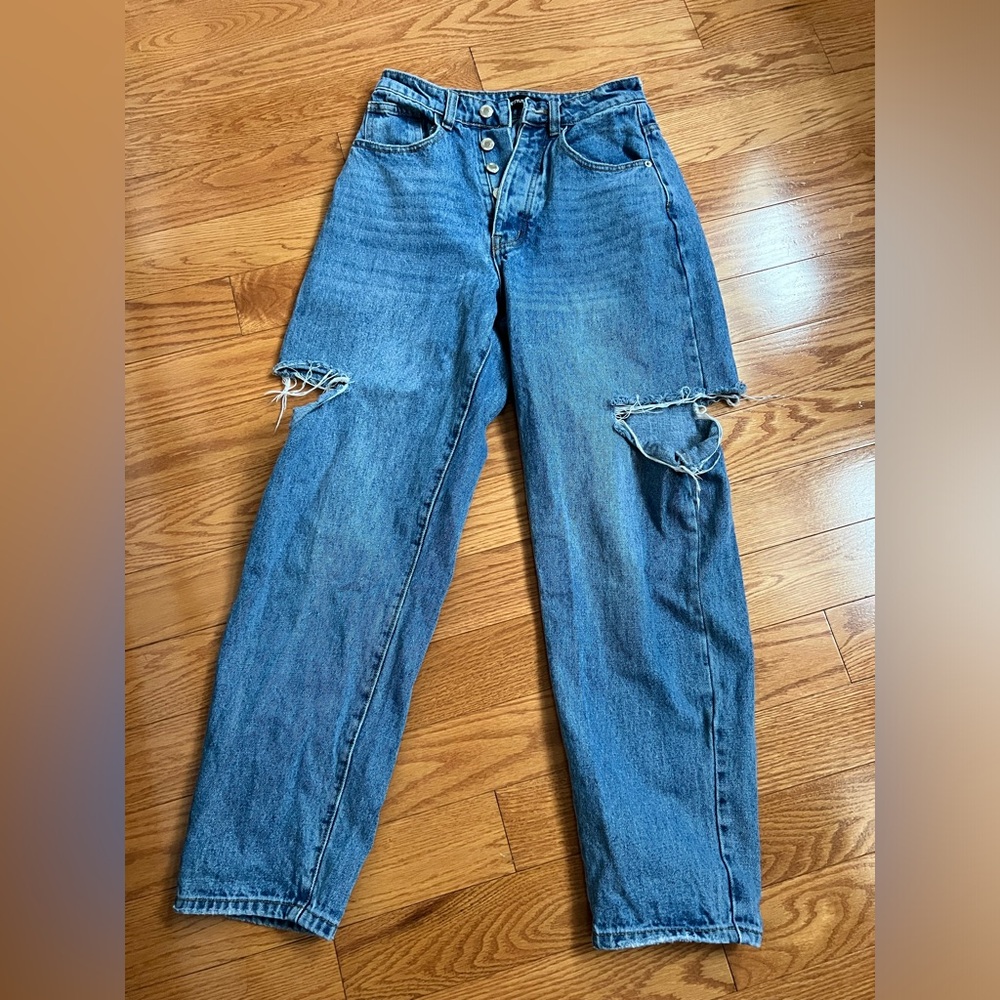 PRETTY LITTLE THING high rise boyfriend jeans with ripped thighs